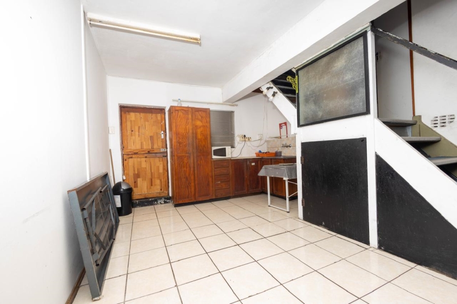9 Bedroom Property for Sale in Sunnyridge Eastern Cape
